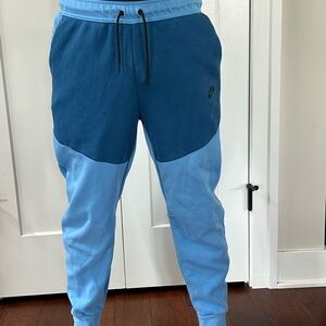 Nike Two-Tone Blue Joggers Nike tech